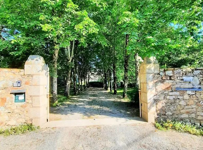 Domaine Du Plessis Grimaud Bed and breakfast Saint-Viaud